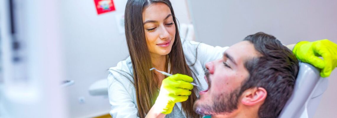What to Look for While Searching for a Dentist